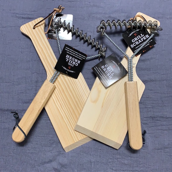 Set of 2 grill brushes and 2 grill scrapers. - Picture 4 of 8